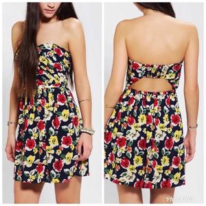 Kimchi Blue Floral Print Ruched VFront Mini Dress